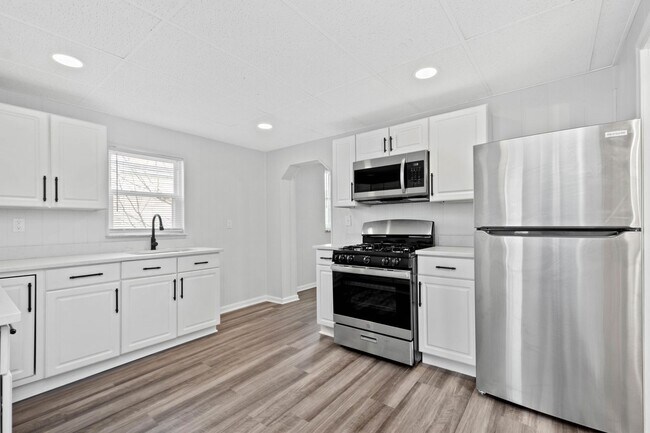 Foto del edificio - Stunning 3 bedroom home in Mt. Washington available August 1!