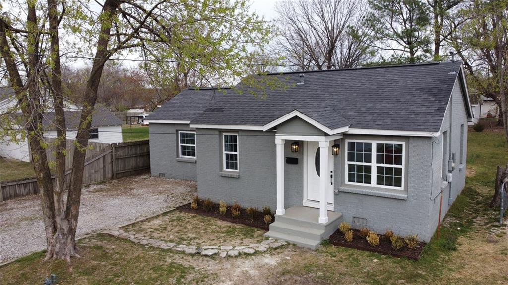 Foto principal - 1017 Mill St