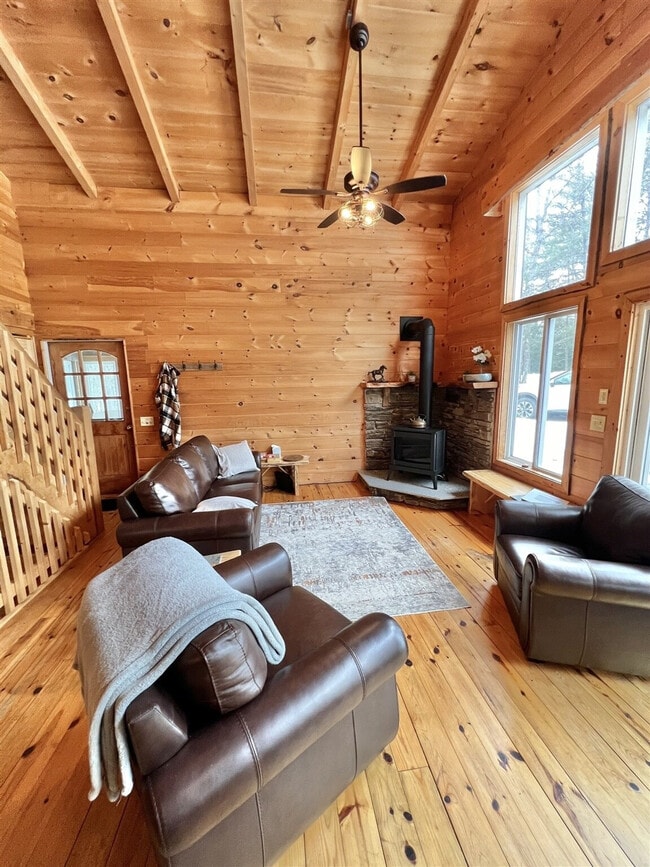 Building Photo - 34 Schoolhouse Rd