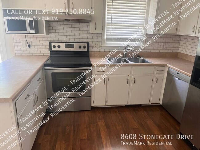 Foto del edificio - 8608 Stonegate Dr