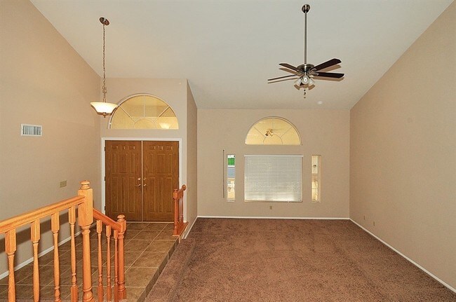 Building Photo - 2824 Via Florentine St