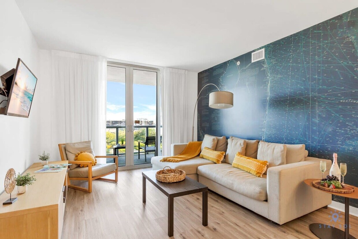 Foto principal - 2602 E Hallandale Beach Blvd