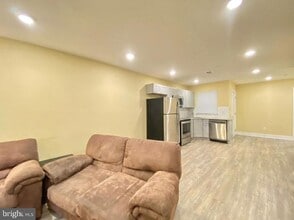 Building Photo - 2214 N Camac St