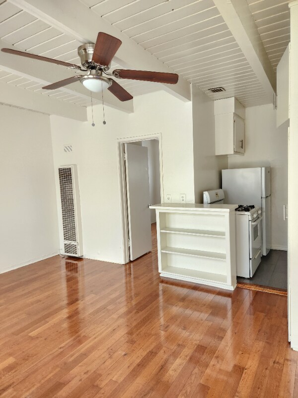 Foto principal - 1909 Beachwood Dr