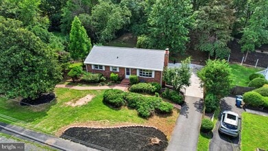 Building Photo - 6104 St John Dr