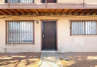 Building Photo - 595 S Royal Crest Cir