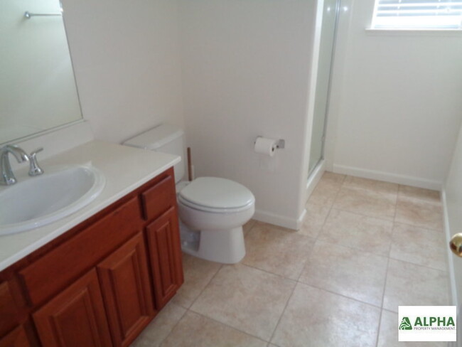 Building Photo - New paint , flooring , blinds . Fence is i...