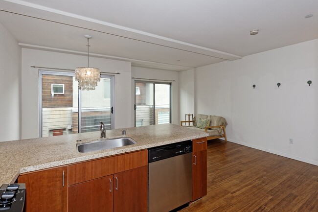 Foto del edificio - Temescal station, spacious two bedroom wit...