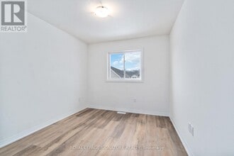 Building Photo - 126 Bur Oak Dr