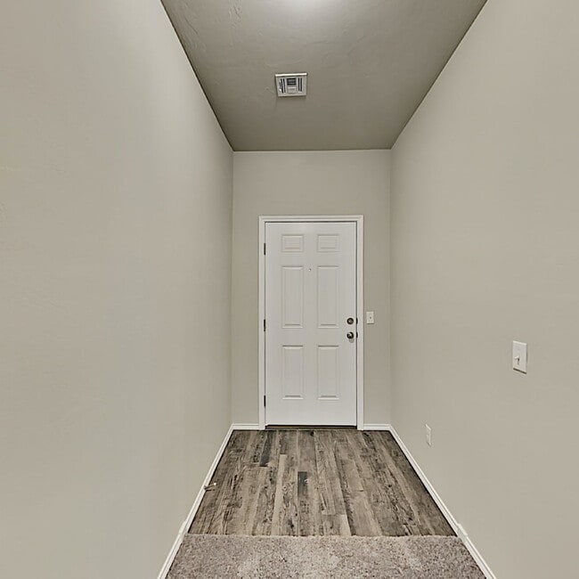 Foto del edificio - Very Nice 3 Bedroom 2 Bath Home in Yukon Schools