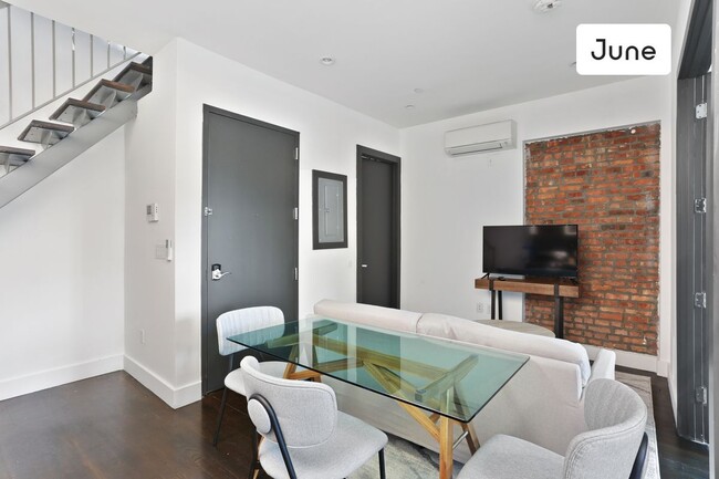 Building Photo - 444 Franklin Avenue