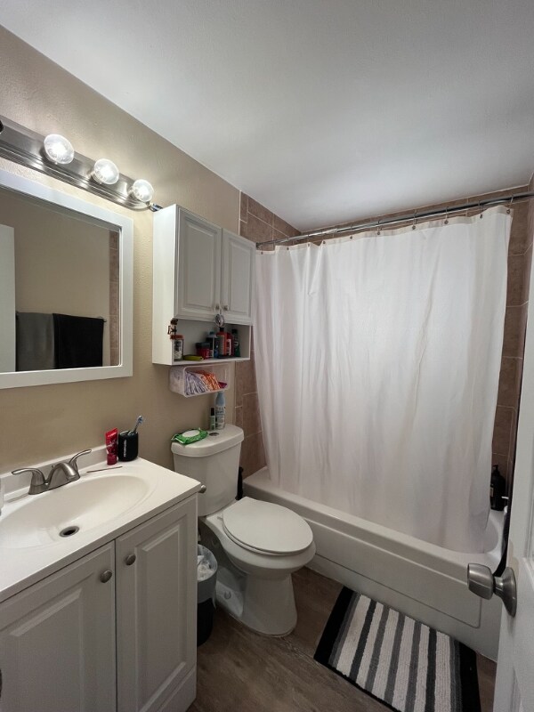 Foto del edificio - 7060 Alegre Cir