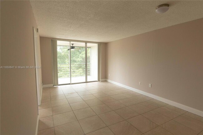 Building Photo - 9460 Poinciana Pl