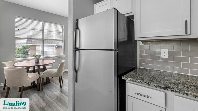 Foto del edificio - 533 Fossil Creek Blvd