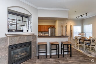 2BR, 2BA - 1280 SF - Creekside at Palmer Park