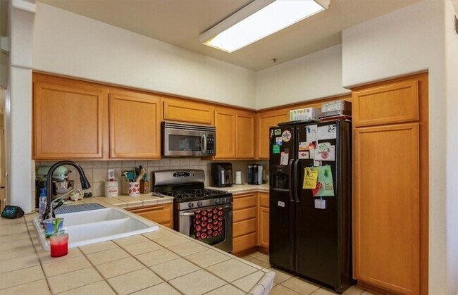 Foto del edificio - 3bedr 2bath Condo In a quiet location