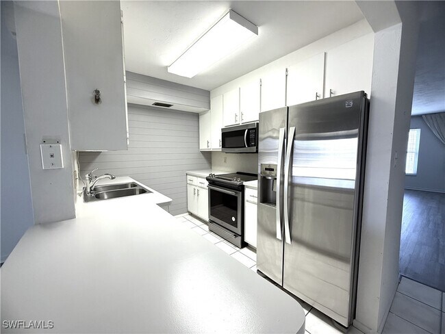 Building Photo - 2828 Jackson St