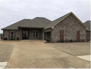 Building Photo - 173 Clearview Dr W