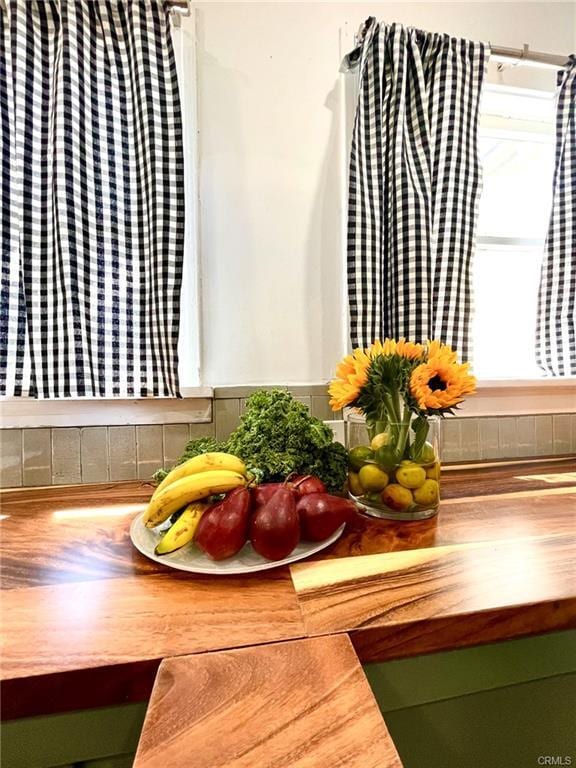 Building Photo - 2122 Navarro Ave