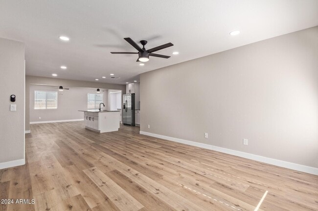 Foto del edificio - 1747 S Windsor