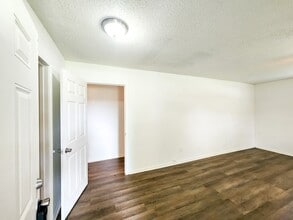 Building Photo - 1307 Dwinnell St