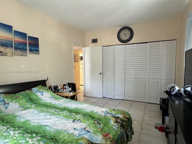 Foto del edificio - 2200 E Hallandale Beach Blvd