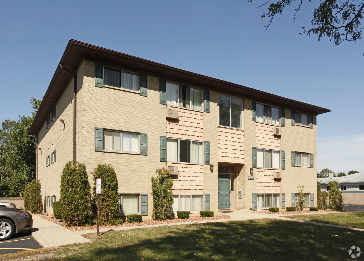Primary Photo - Luna Village Apartments