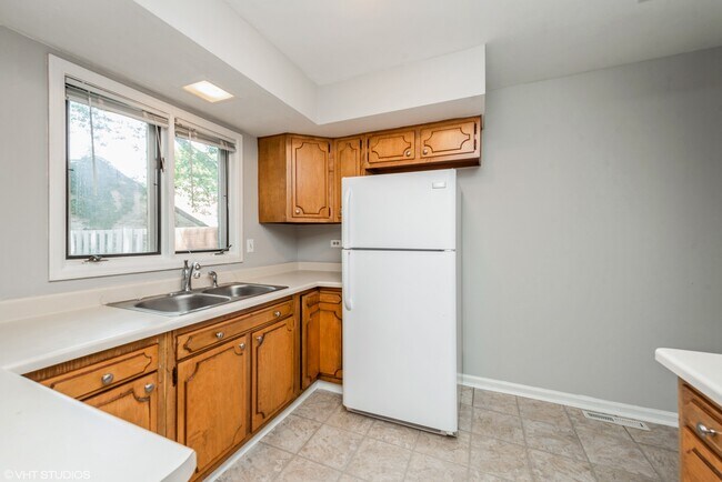 Foto del edificio - 746 Concord Ln