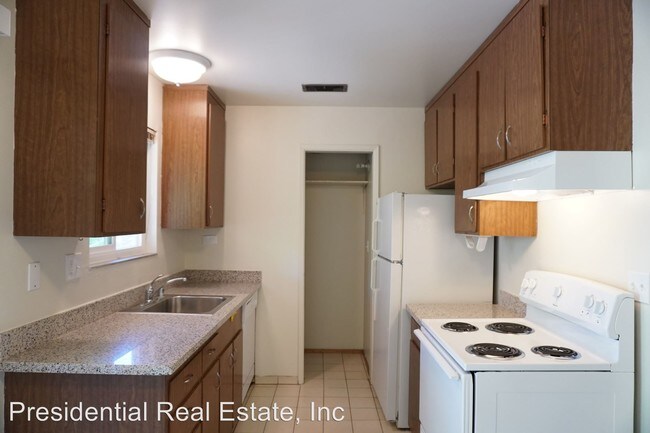 Foto del edificio - 7390 Rainbow Dr