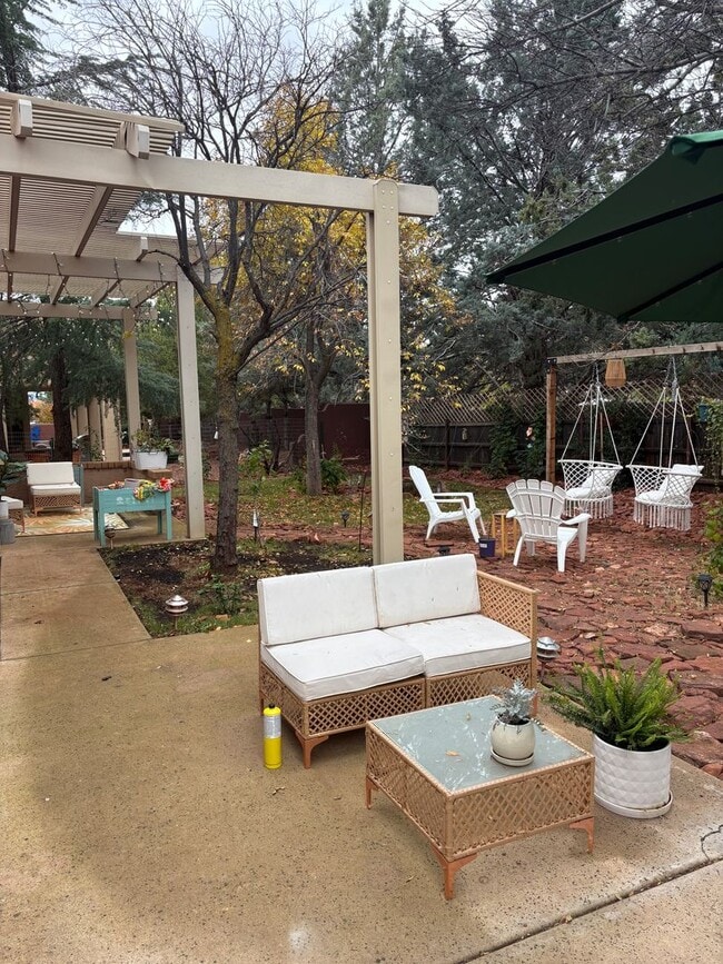 Foto del edificio - Furnished, 1-Year Long-Term Rental