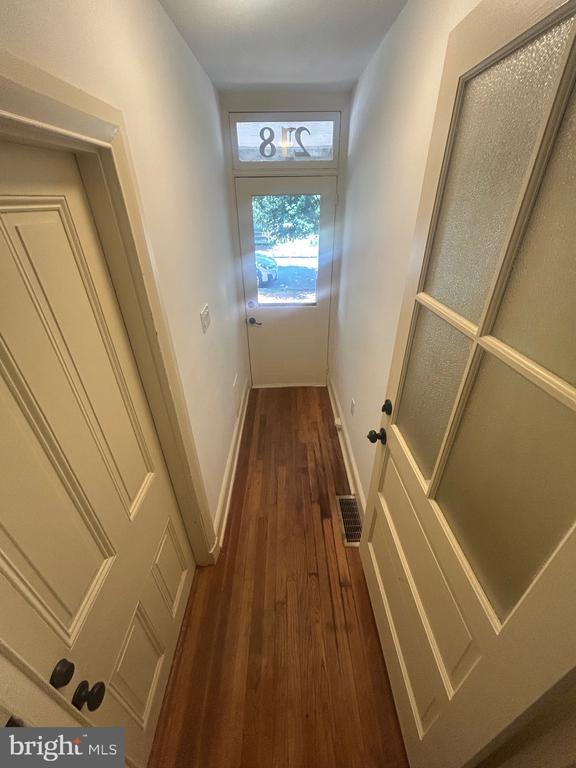 Primary Photo - 218 W Barnard St
