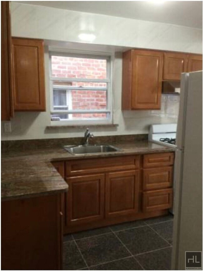 Foto del edificio - 68 STREET 2 Br 1 Ba