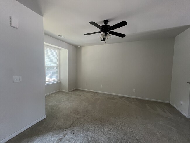 Foto del edificio - 11720 Blessington Rd