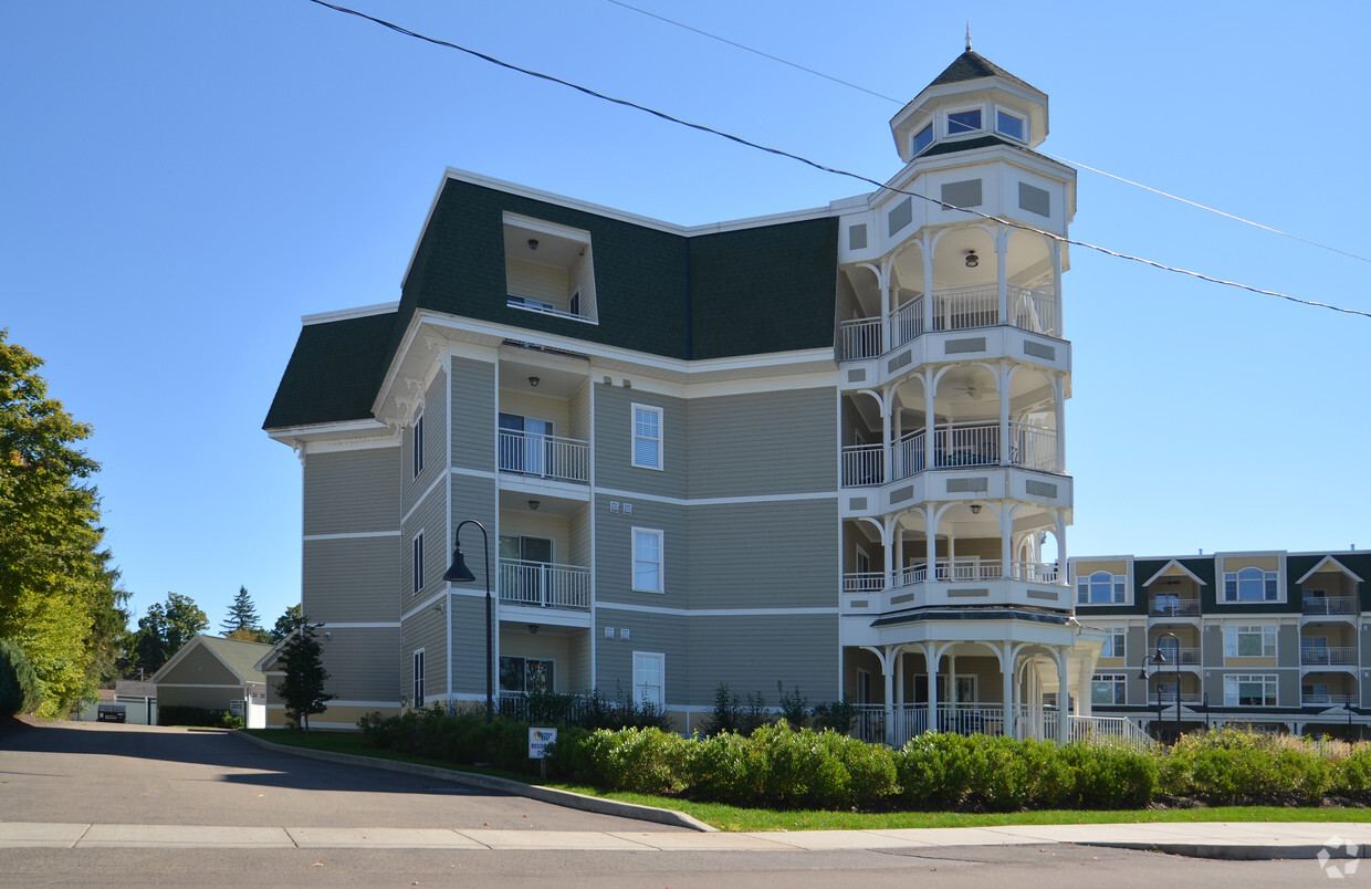 Building Photo - Bemus Bay Condominiums