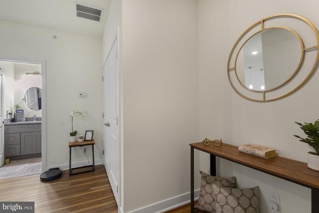 Building Photo - 2411 Kensington Ave