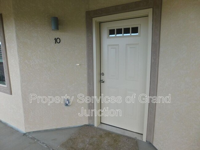 Building Photo - 662 Brookwillow Dr