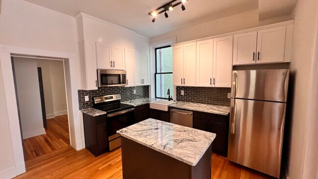 Cocina - 105 E Church St