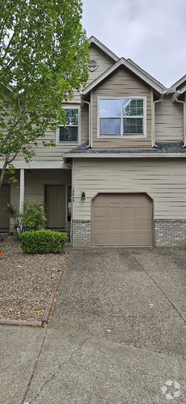 Building Photo - 18549 SW Takena Ct