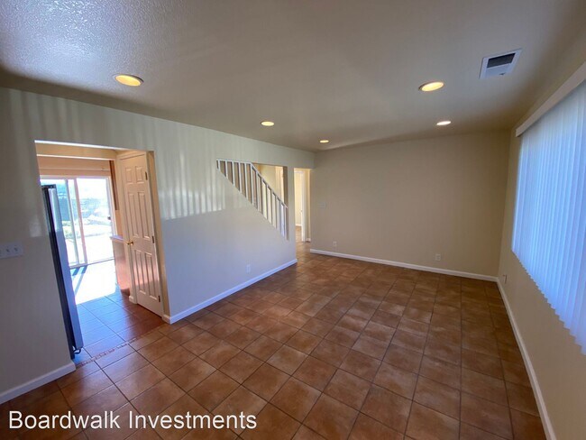Foto del edificio - 4 br, 2 bath House - 648 Manor Dr.
