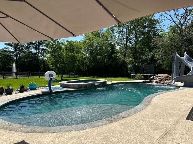 Building Photo - 3 Bedroom Single Family Home in Lufkin/Hud...