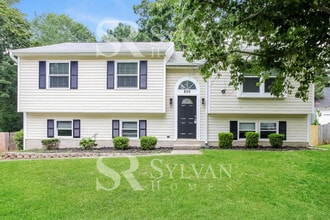 Building Photo - 859 Bentley Dr