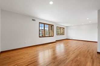 Building Photo - 609 Freeman St