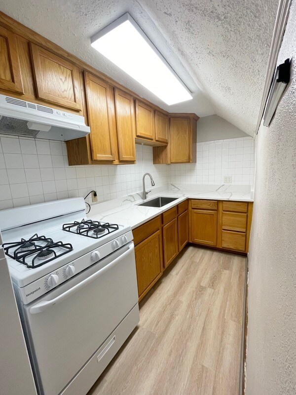 Foto del edificio - 321 N Main St