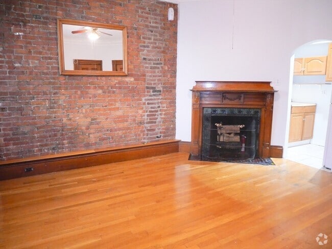 Building Photo - 257 W Newton St