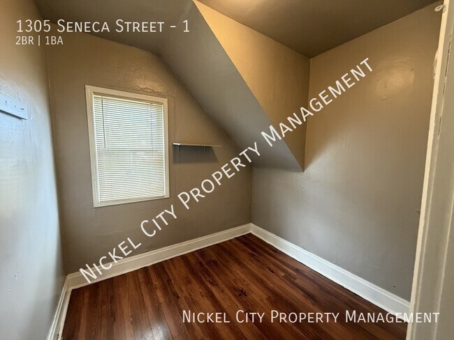 Foto del edificio - 1305 Seneca St