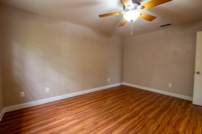 Foto del edificio - 2351 SW 32nd Pl