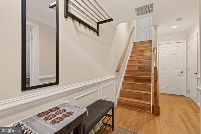 Foto del edificio - 8814 Hunting Lodge Ct