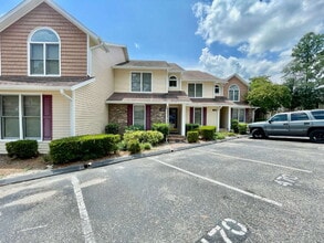 Building Photo - 470 Lands End Rd
