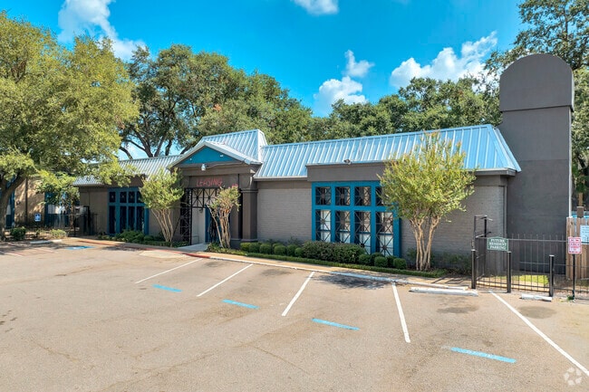 3737 Hillcroft - 3737 Hillcroft Apartments