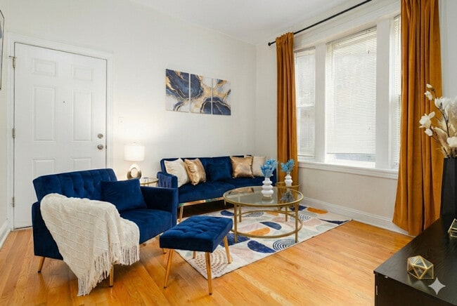 Building Photo - 2721 W Congress Pkwy